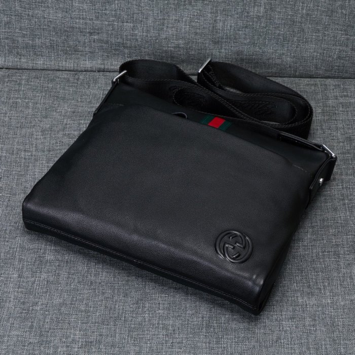 2020SS新作 Gucci グッチ メンズ ショルダーバックスーパーコピー