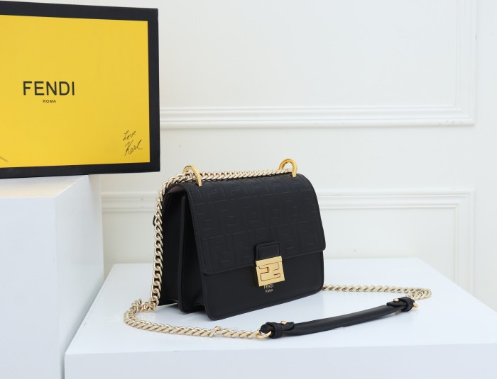 202103SS新作 FENDI フェンディ レディースショルダーバックスーパーコピー
