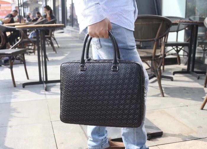 2020SS新作 Burberry バーバリー メンズ ハンドバックスーパーコピー