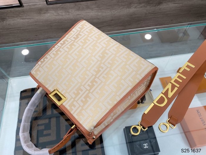 202103SS新作 FENDI フェンディ レディースショルダーバックスーパーコピー