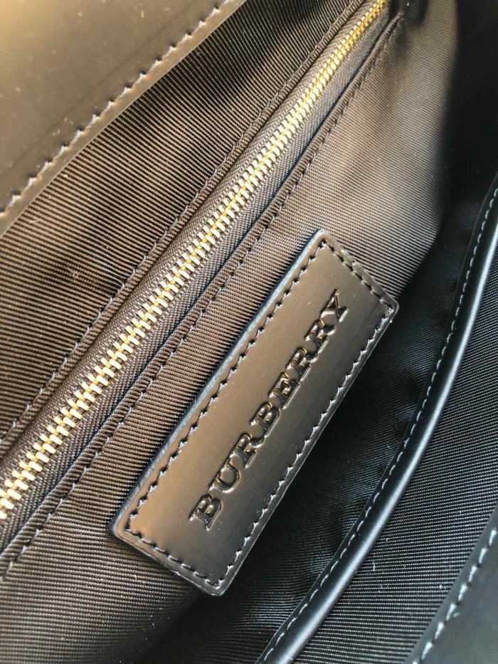 202103SS新作 Burberry バーバリー メンズ ショルダーバック スーパーコピー
