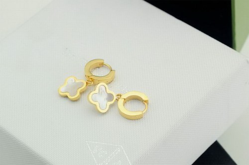 Van Cleef & Arpels ヴァン クリーフ＆アーペル イヤリング ピアス Van-216e