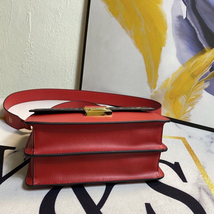 202103SS新作 FENDI フェンディ レディースショルダーバックスーパーコピー