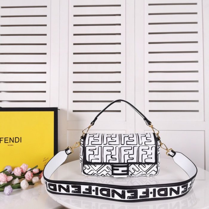 2020SS新作 FENDI フェンディ レディース ショルダーバック スーパーコピー
