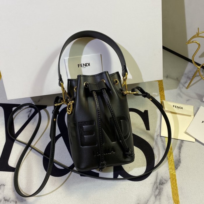 2020SS新作 FENDI フェンディ レディース ショルダーバック スーパーコピー