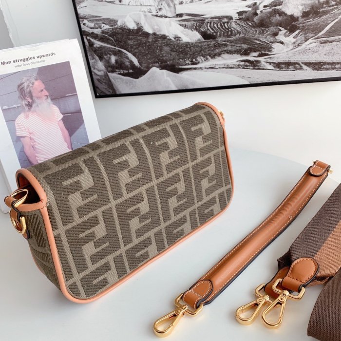 2020SS新作 FENDI フェンディ レディース ショルダーバック スーパーコピー