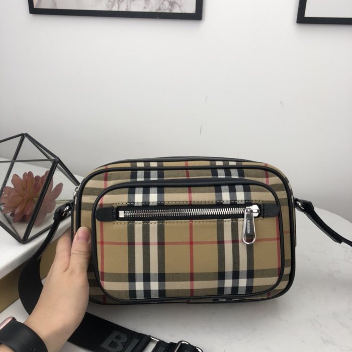 2020SS新作 Burberry バーバリー メンズ ショルダーバック スーパーコピー