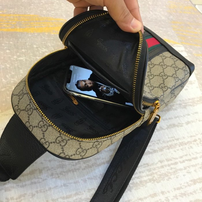 2020SS新作 Gucci グッチ メンズ ショルダーバックスーパーコピー