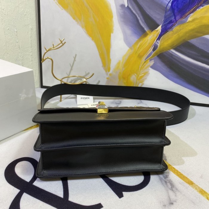 2020SS新作 FENDI フェンディ レディース ショルダーバック スーパーコピー