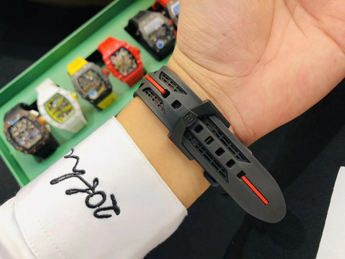 2020SS新作ROGER DUBUISロジェデュブイメンズ時計 スーパーコピー