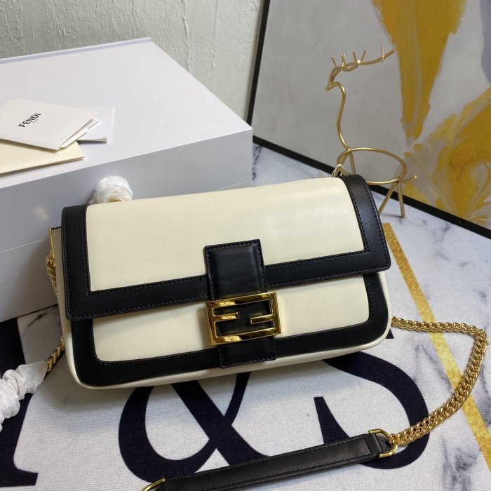 2020SS新作 FENDI フェンディ レディース ショルダーバック スーパーコピー