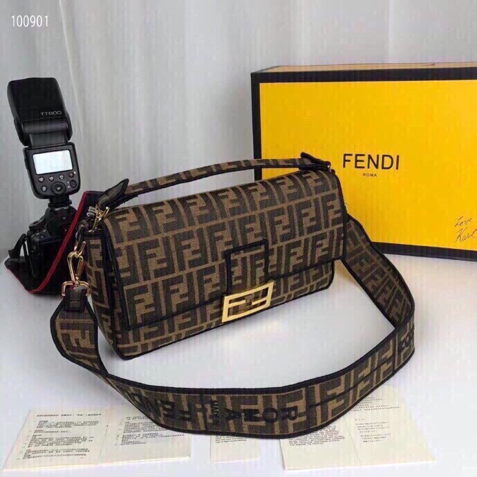 2020SS新作 FENDI フェンディ レディース ショルダーバック スーパーコピー