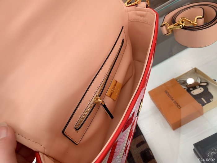 202103SS新作 FENDI フェンディ レディースショルダーバックスーパーコピー