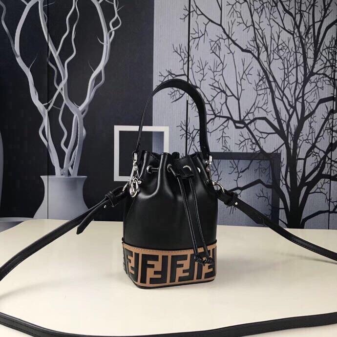 2020SS新作 FENDI フェンディ レディース ショルダーバック スーパーコピー