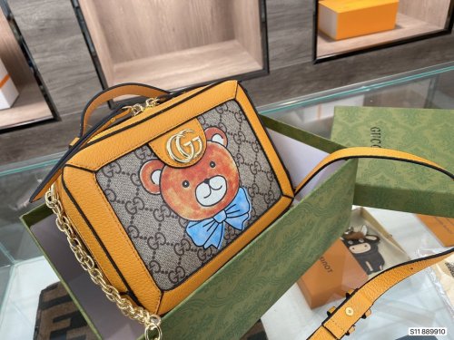 202103SS新作Gucci グッチ レディースショルダーバッグスーパーコピー