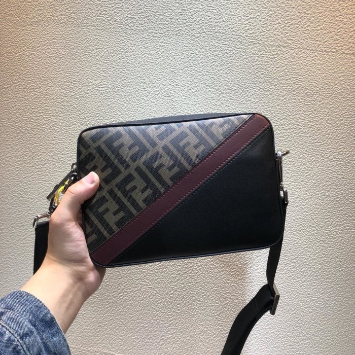 2021SS新作 FENDI フェンディ ショルダーバック スーパーコピー