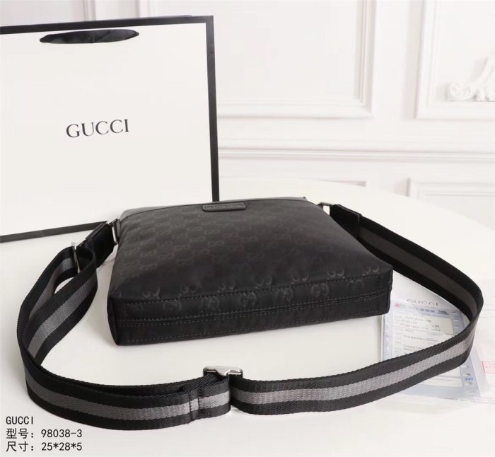 2020SS新作 Gucci グッチ メンズ ショルダーバックスーパーコピー