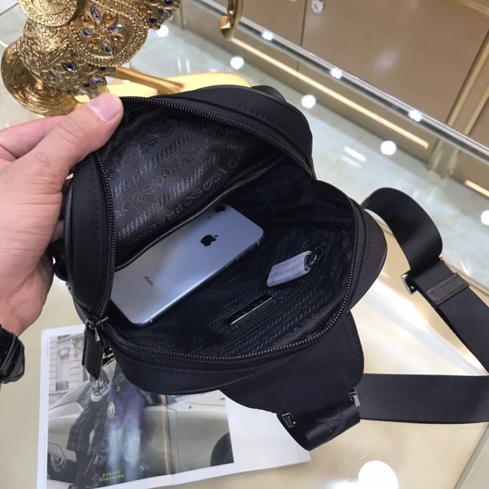 202103SS新作 メンズ Prada プラダ ショルダーバックスーパーコピー