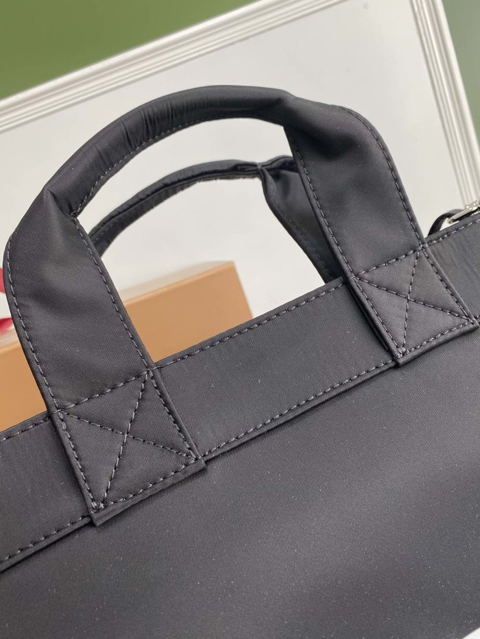 2020SS新作 Burberry バーバリー メンズ ショルダーバック スーパーコピー