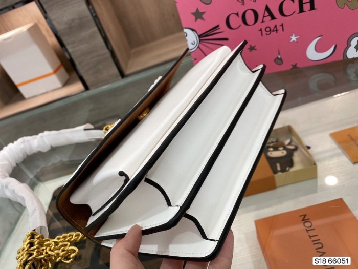 202106SS新作 Coach コーチ レディース ショルダーバッグスーパーコピー