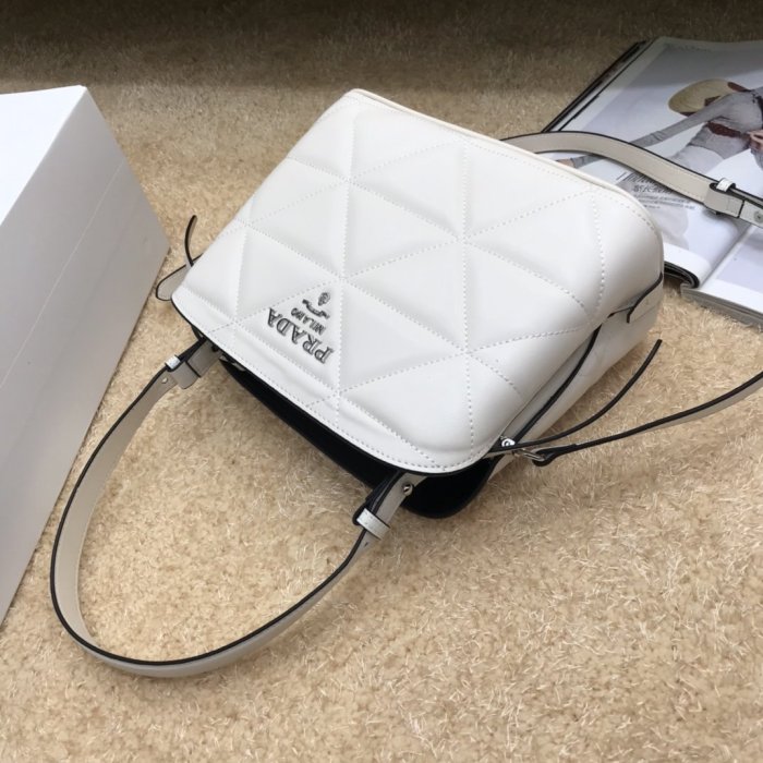2021SS新作 Prada プラダ レディース ショルダーバックスーパーコピー