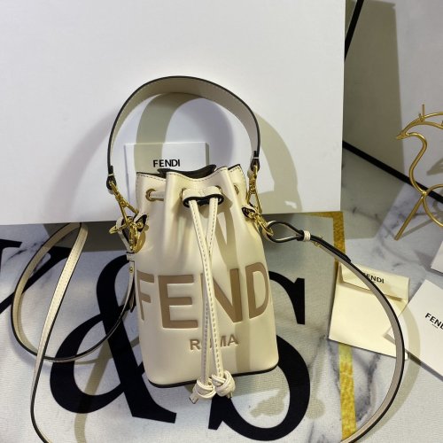 2020SS新作 FENDI フェンディ レディース ショルダーバック スーパーコピー