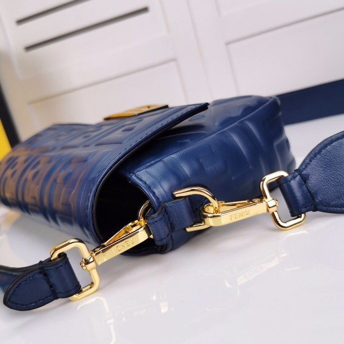 2020SS新作 FENDI フェンディ レディース ショルダーバック スーパーコピー