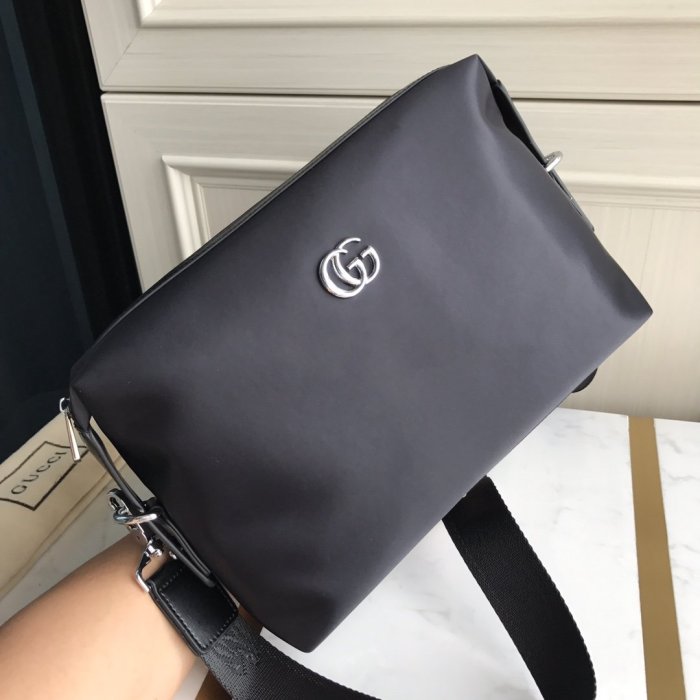 2021SS新作 Gucci グッチ メンズ ショルダーバックスーパーコピー