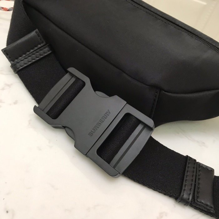 2020SS新作 Burberry バーバリー メンズ ショルダーバック スーパーコピー