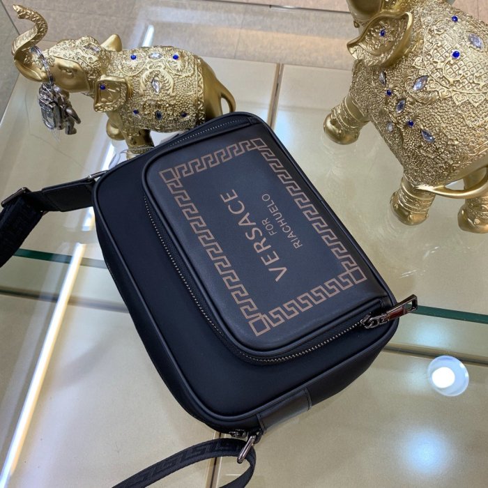 202106SS新作 Versace ヴェルサーチェ メンズ ショルダーバッグ スーパーコピー