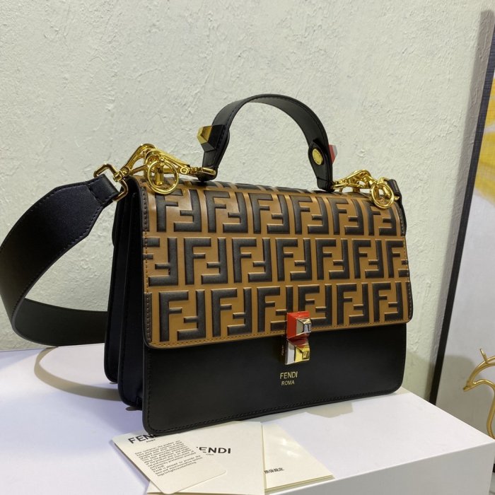 2020SS新作 FENDI フェンディ レディース ショルダーバック スーパーコピー