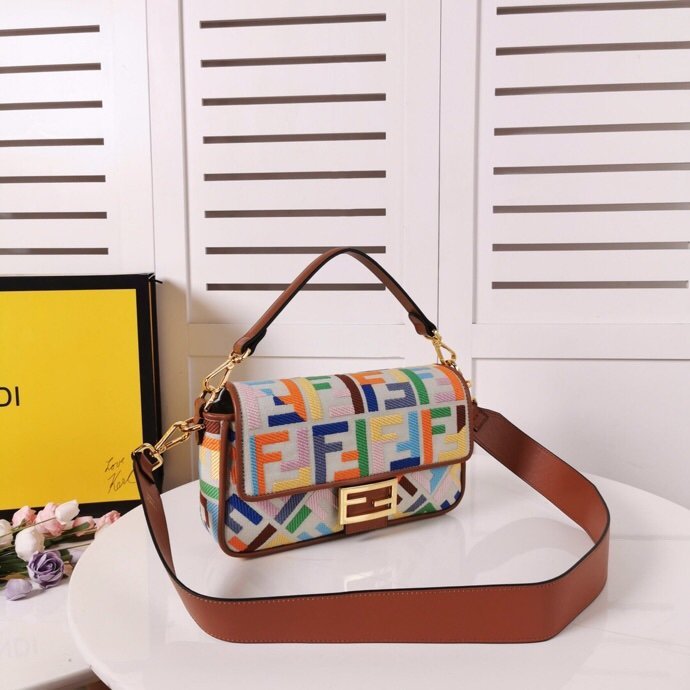 2020SS新作 FENDI フェンディ レディース ショルダーバック スーパーコピー
