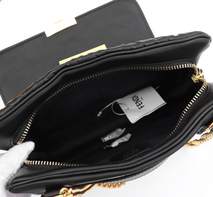 2020SS新作 FENDI フェンディ レディース ショルダーバック スーパーコピー