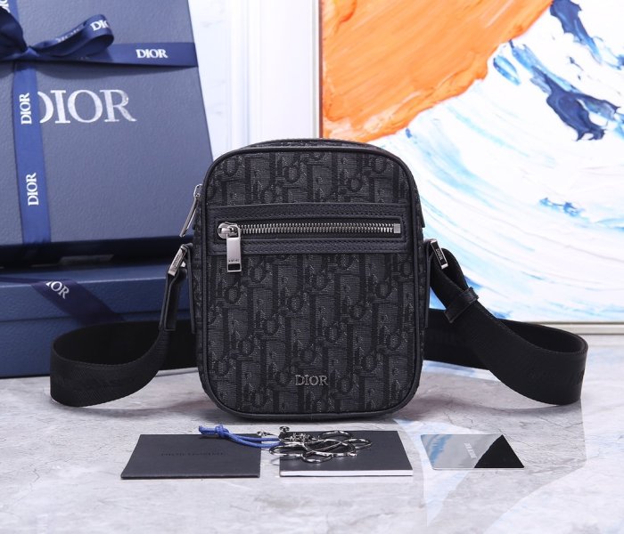 2021SS新作 Dior ディオール メンズ ショルダーバック スーパーコピー