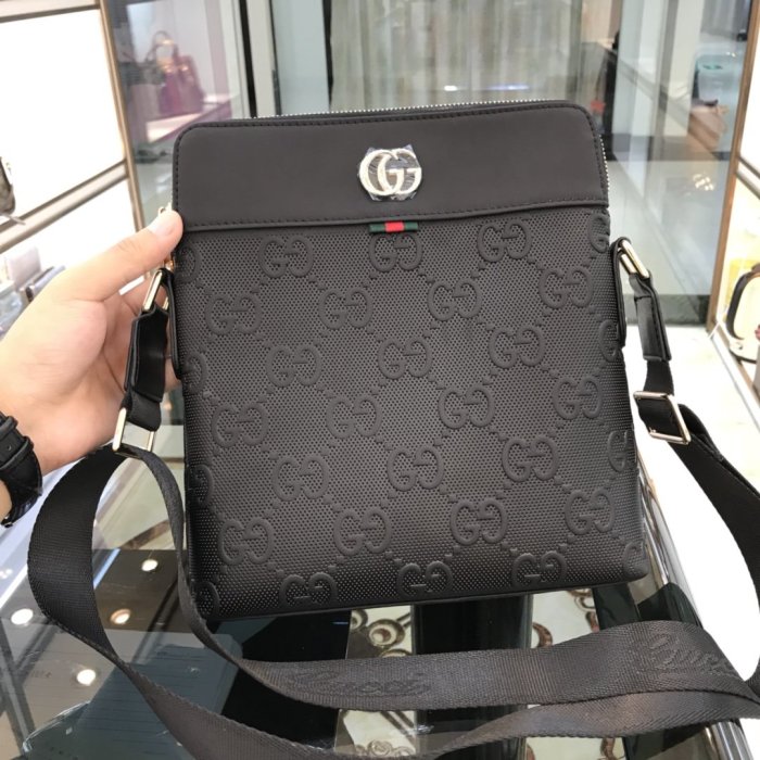 2020SS新作 Gucci グッチ メンズ ショルダーバックスーパーコピー