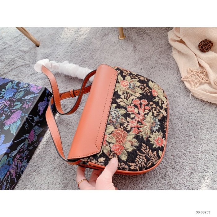2021SS新作 Celine セリーヌ レディースショルダーバッグスーパーコピー