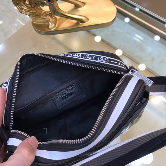 2020SS新作 FENDI フェンディ ショルダーバック スーパーコピー