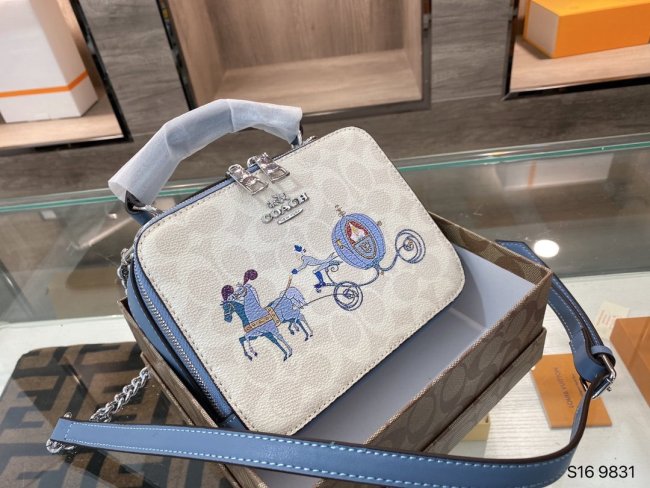 202106SS新作 Coach コーチ レディース ショルダーバッグスーパーコピー