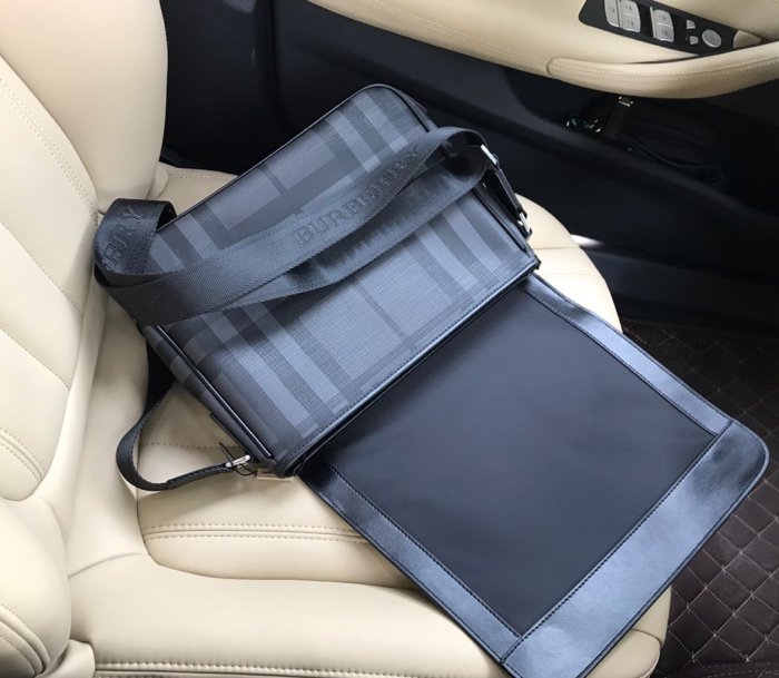 2020SS新作 Burberry バーバリー メンズ ショルダーバック スーパーコピー