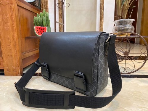 2020SS新作 Gucci グッチ メンズ ショルダーバックスーパーコピー