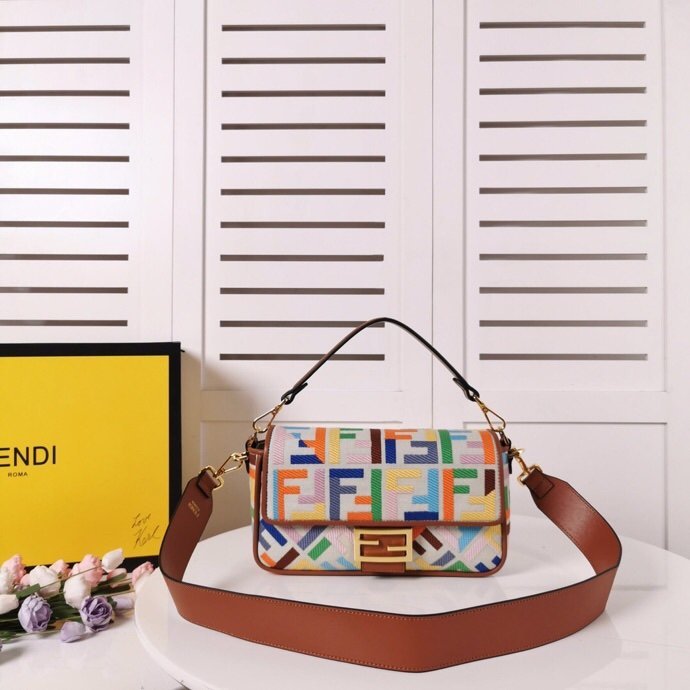 2020SS新作 FENDI フェンディ レディース ショルダーバック スーパーコピー