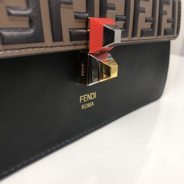 2020SS新作 FENDI フェンディ レディース ショルダーバック スーパーコピー