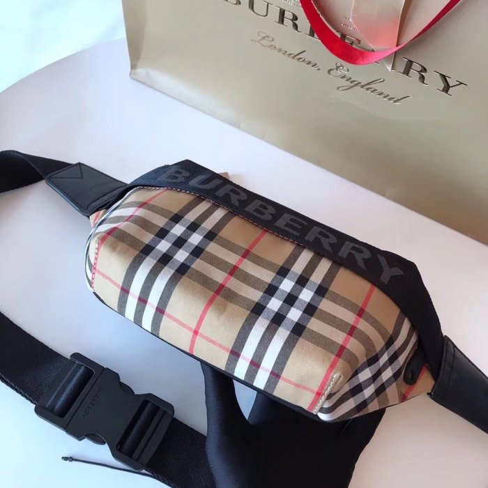 202105SS新作 Burberry バーバリー メンズ ショルダーバック スーパーコピー