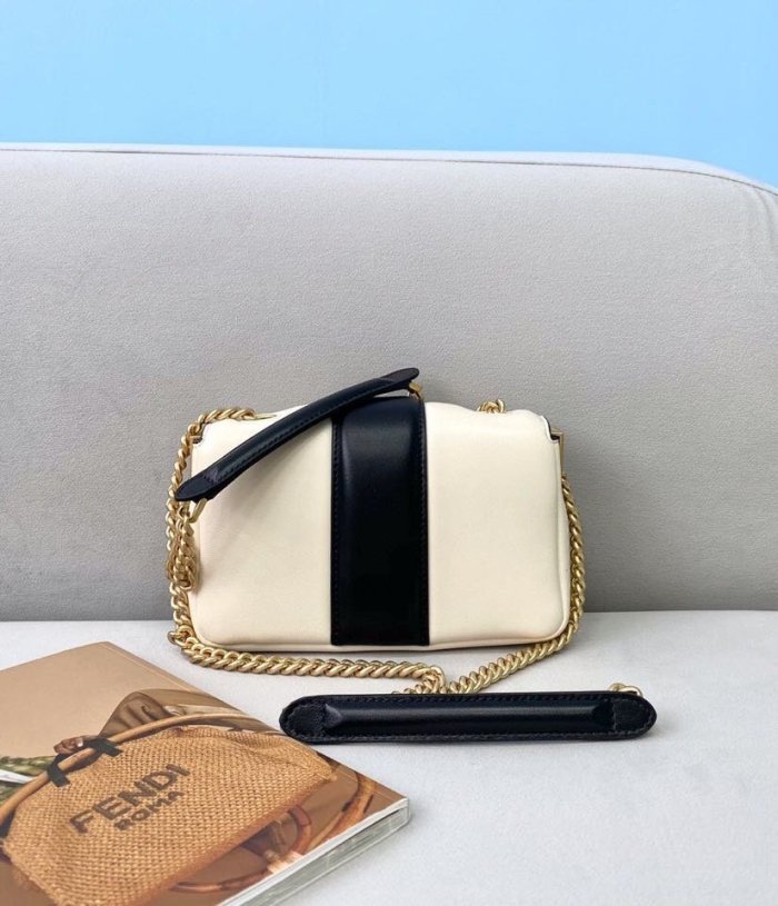 2021SS新作 FENDI フェンディ レディースショルダーバックスーパーコピー