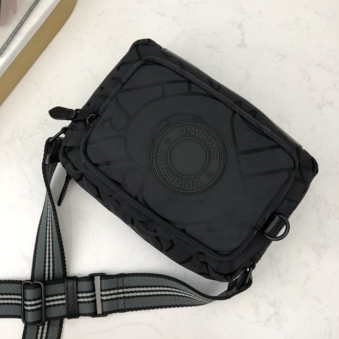 2020SS新作 Burberry バーバリー メンズ ショルダーバック スーパーコピー