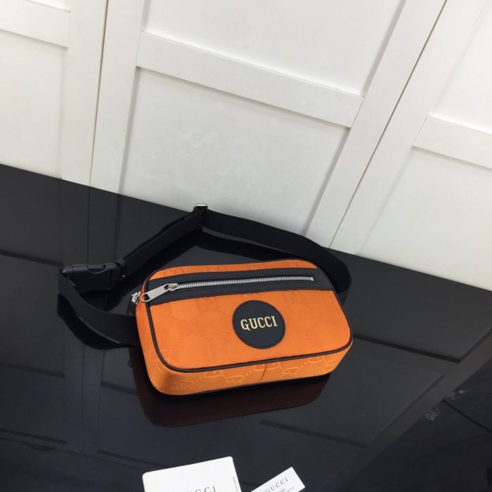 2020SS新作 Gucci グッチ メンズ ショルダーバックスーパーコピー