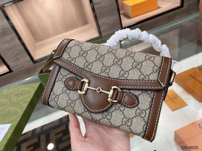 202103SS新作Gucci グッチ レディースショルダーバッグスーパーコピー