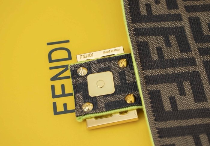 202103SS新作 FENDI フェンディ レディースショルダーバックスーパーコピー