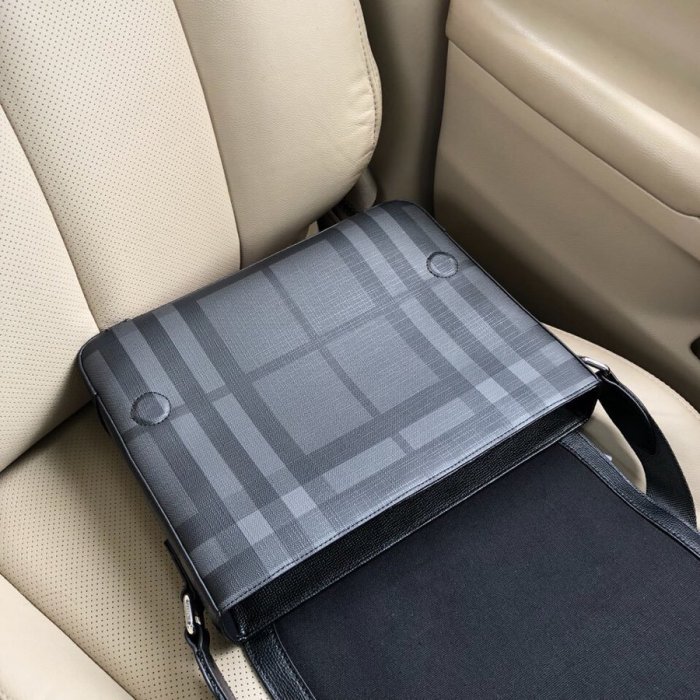 2020SS新作 Burberry バーバリー メンズ ショルダーバック スーパーコピー