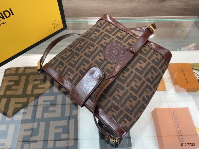 202103SS新作 FENDI フェンディ レディースショルダーバックスーパーコピー
